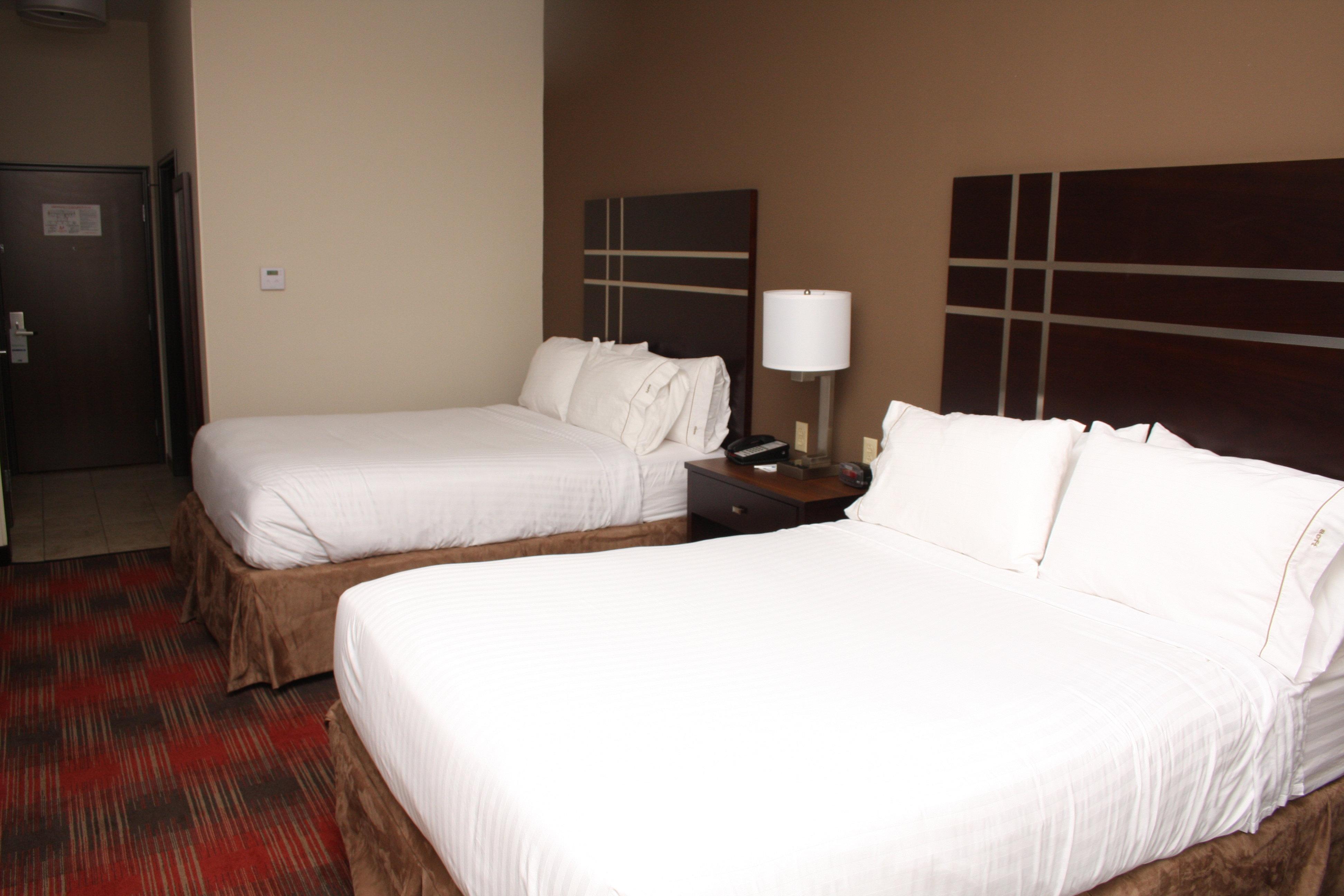 Holiday Inn Express & Suites Cumberland - La Vale By Ihg Екстер'єр фото