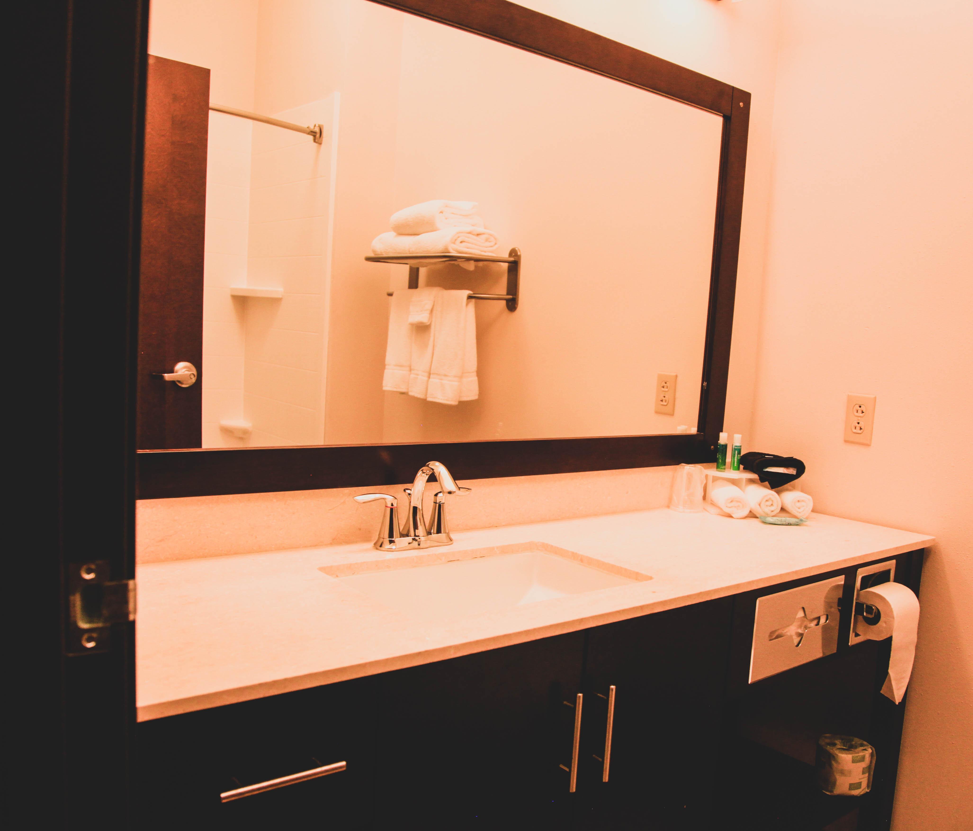 Holiday Inn Express & Suites Cumberland - La Vale By Ihg Екстер'єр фото