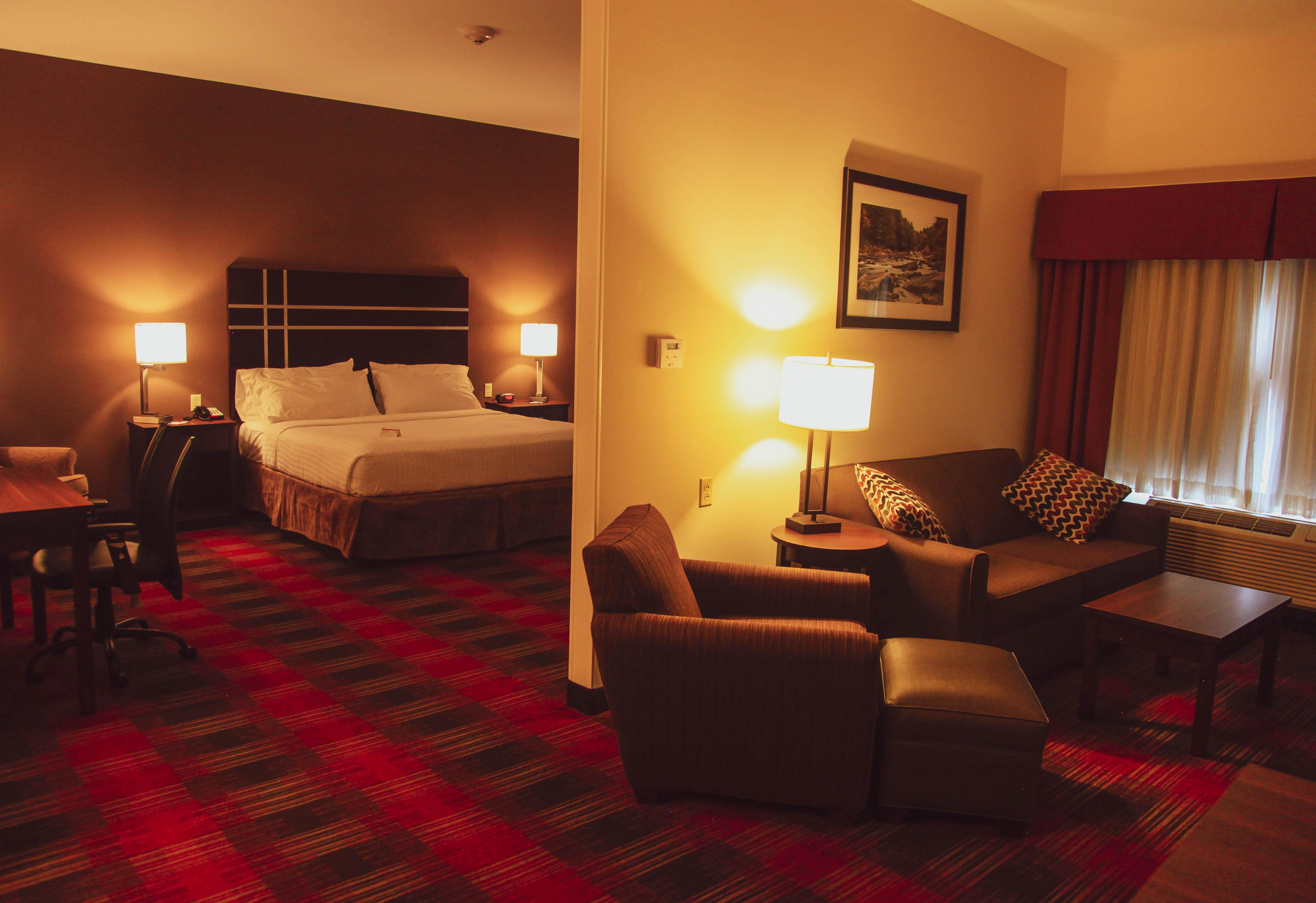 Holiday Inn Express & Suites Cumberland - La Vale By Ihg Екстер'єр фото