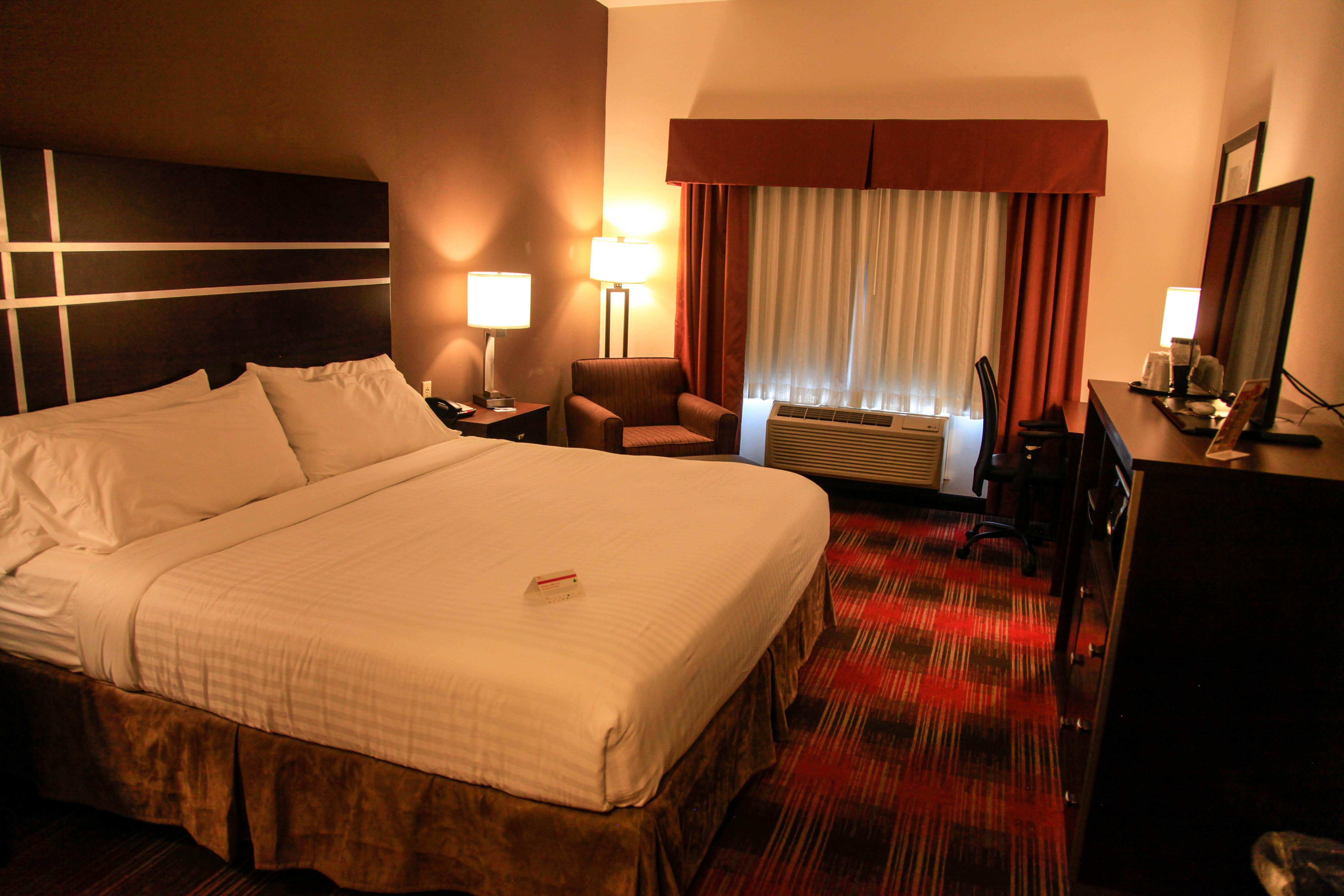 Holiday Inn Express & Suites Cumberland - La Vale By Ihg Екстер'єр фото