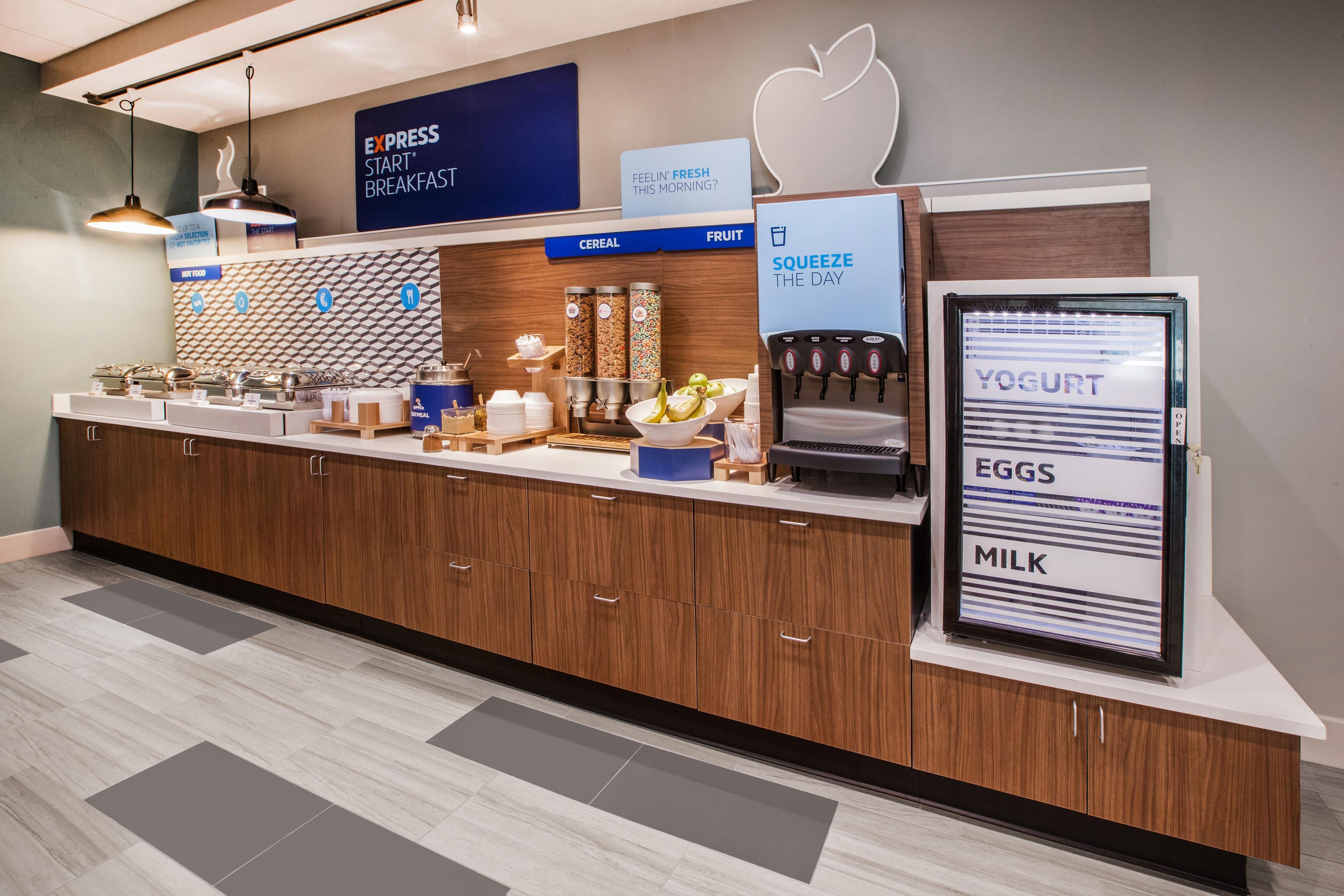 Holiday Inn Express & Suites Cumberland - La Vale By Ihg Екстер'єр фото