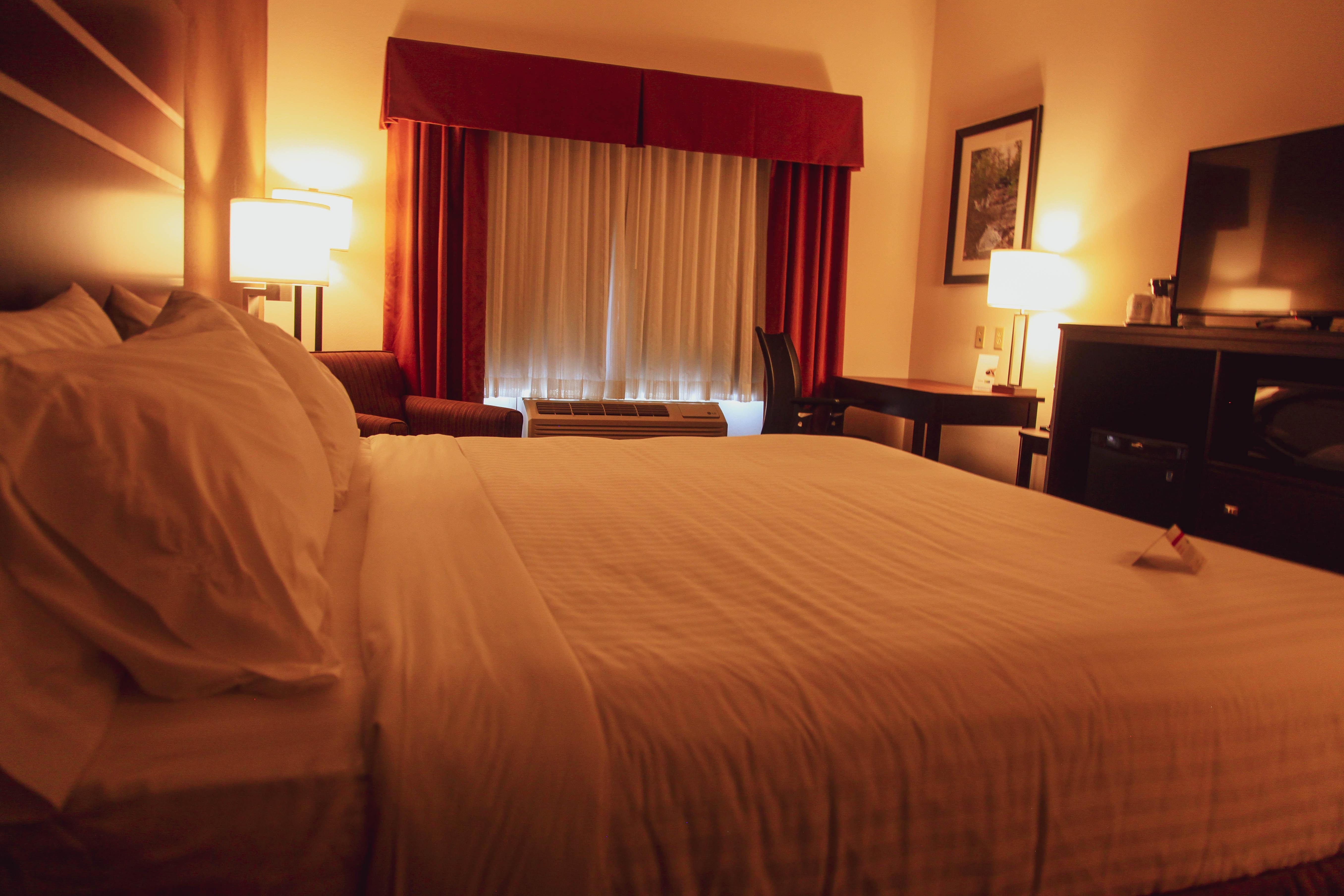 Holiday Inn Express & Suites Cumberland - La Vale By Ihg Екстер'єр фото