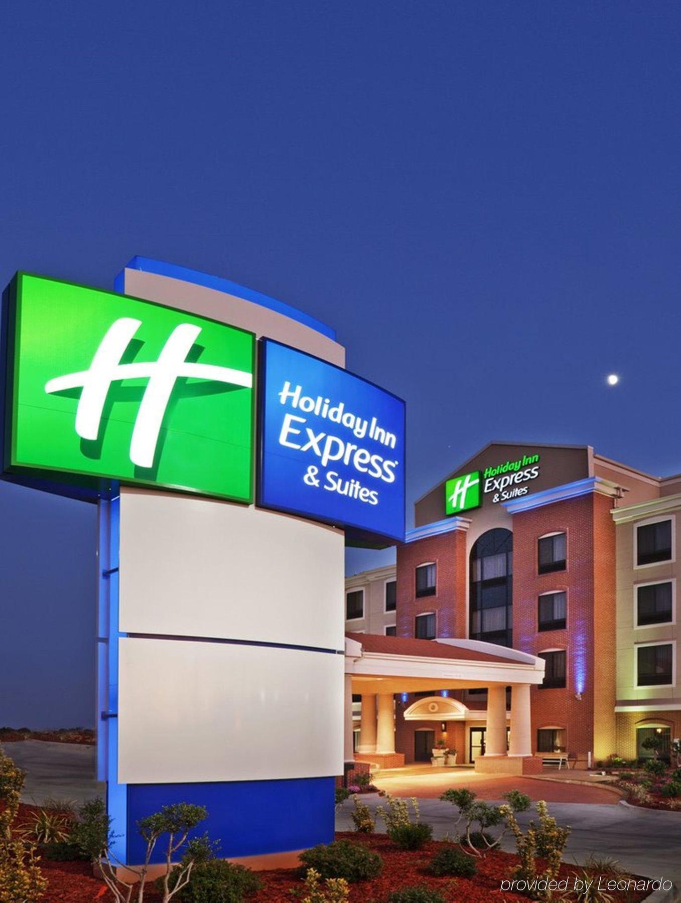 Holiday Inn Express & Suites Cumberland - La Vale By Ihg Екстер'єр фото