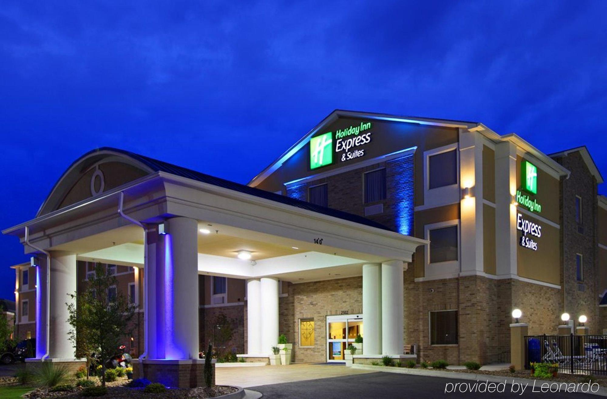 Holiday Inn Express & Suites Cumberland - La Vale By Ihg Екстер'єр фото